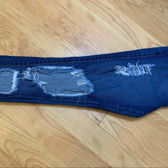 FASHION NOVA RIPPED JEANS - Picture 5 of 5